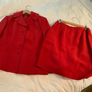 Suit with short skirt
